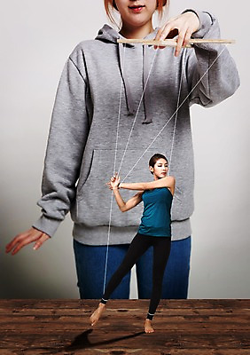 JPG 편집이미지 여자 다이어트 성인 두명 스트레칭 한국인 합성 마리오네트 꼭두각시 편집실사 인형 건강 사람 동양인 운동 CG 파일형식