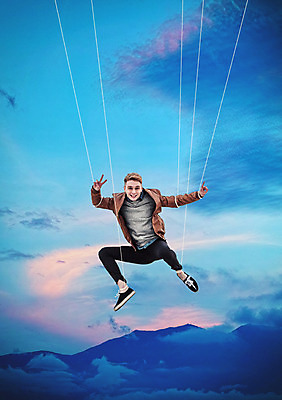 JPG 외국인 구름 편집이미지 남자 하늘 산 한명 성인 점프 브이 합성 마리오네트 꼭두각시 편집실사 자연요소 1 인형 모션 사람 인종 손짓 CG 파일형식