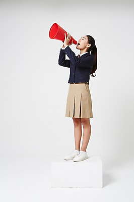 포토 JPG 스튜디오촬영 전신 여학생 여자 교복 운동화 중학생 청소년 실내 한명 서기 들기 옆모습 확성기 외침 한국인 흰배경 여중생 십대여자한명만 국내포토 1 학생 옷 뷰포인트 신발 모션 사람 동양인 내부 소리 흰색 여자한명만 십대여자만 파일형식 컬러 인종 여자만 십대만