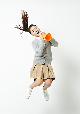 포토 JPG 스튜디오촬영 전신 여학생 여자 교복 운동화 중학생 청소년 실내 한명 들기 앞모습 점프 확성기 외침 한국인 흰배경 여중생 십대여자한명만 국내포토 1 학생 옷 뷰포인트 신발 모션 사람 동양인 내부 소리 흰색 여자한명만 십대여자만 파일형식 컬러 인종 여자만 십대만