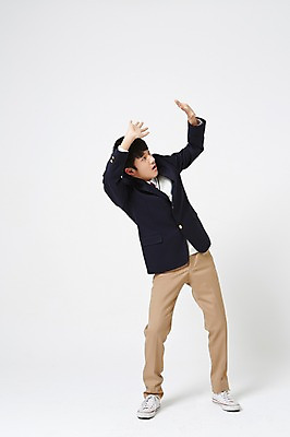 포토 JPG 스튜디오촬영 전신 남자 교복 남학생 운동화 중학생 청소년 실내 한명 서기 앞모습 한국인 올려보기 수비 흰배경 여중생 피하기 십대여자한명만 남중생 국내포토 1 학생 옷 여자 뷰포인트 백그라운드 신발 모션 사람 동양인 내부 흰색 여자한명만 십대여자만 파일형식