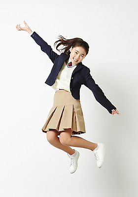 포토 JPG 스튜디오촬영 전신 여학생 여자 교복 운동화 중학생 청소년 팔벌리기 실내 한명 미소 옆모습 손들기 점프 한국인 입학 흰배경 여중생 십대여자한명만 국내포토 1 학생 옷 교육 뷰포인트 백그라운드 신발 모션 표정 사람 동양인 내부 흰색 여자한명만 십대여자만 파일형식