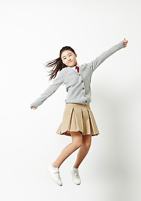 포토 JPG 스튜디오촬영 전신 여학생 여자 교복 운동화 중학생 청소년 팔벌리기 실내 한명 옆모습 손들기 점프 한국인 입학 흰배경 여중생 십대여자한명만 국내포토 1 학생 옷 교육 뷰포인트 백그라운드 신발 모션 사람 동양인 내부 흰색 여자한명만 십대여자만 파일형식