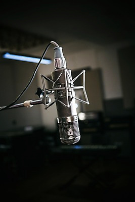 포토 JPG 음악 음향기기 사람없음 아웃포커스 마이크 비네팅 국내포토 문화예술 촬영기법 전자제품 파일형식