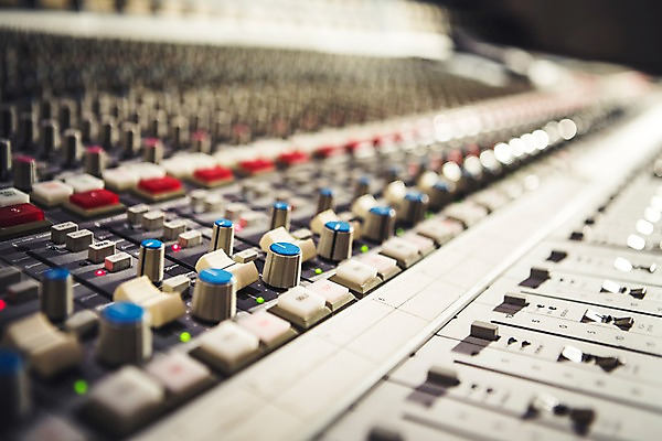 포토 JPG 음악 음향기기 사람없음 아웃포커스 조절 조절기 사운드믹서 국내포토 문화예술 촬영기법 전자제품 기계 파일형식