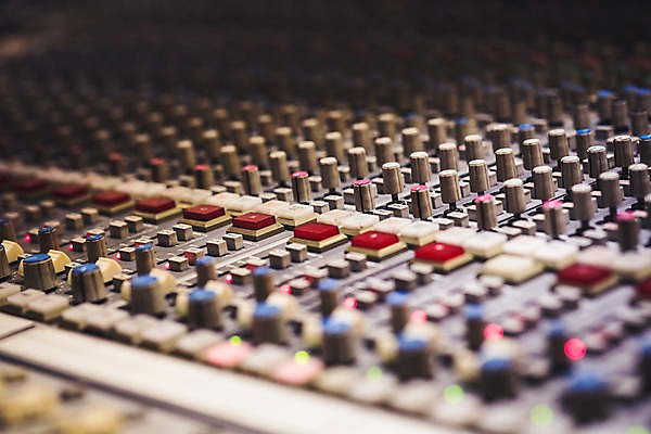 포토 JPG 음악 음향기기 사람없음 아웃포커스 조절 조절기 사운드믹서 국내포토 문화예술 촬영기법 전자제품 기계 파일형식