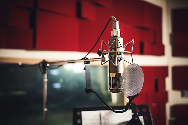 포토 JPG 음악 음향기기 실내 사람없음 아웃포커스 마이크 녹음실 국내포토 문화예술 촬영기법 내부 전자제품 파일형식 녹음_기록