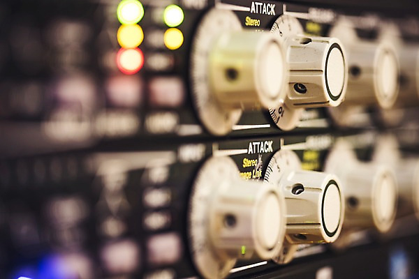 포토 JPG 음악 음향기기 사람없음 아웃포커스 앰프 국내포토 문화예술 촬영기법 전자제품 파일형식