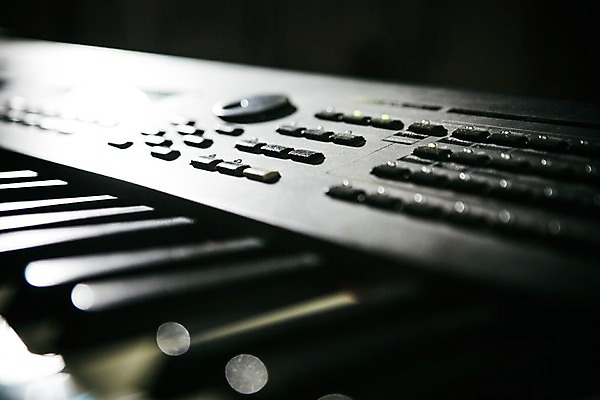 포토 JPG 악기 음악 사람없음 아웃포커스 건반 피아노 전자피아노 국내포토 문화예술 촬영기법 건반악기 파일형식