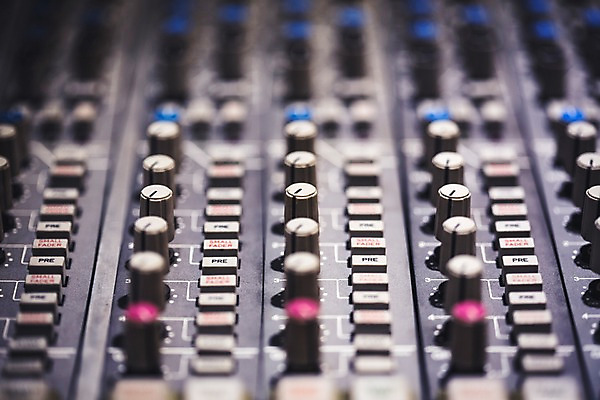 포토 JPG 음악 음향기기 사람없음 아웃포커스 조절 조절기 사운드믹서 국내포토 문화예술 촬영기법 전자제품 기계 파일형식