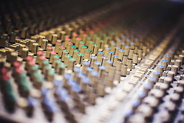 포토 JPG 음악 음향기기 사람없음 아웃포커스 조절 조절기 사운드믹서 국내포토 문화예술 촬영기법 전자제품 기계 파일형식