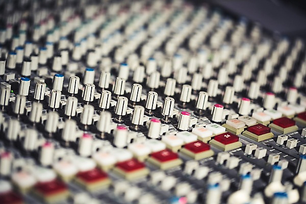 포토 JPG 음악 음향기기 사람없음 아웃포커스 조절 조절기 사운드믹서 국내포토 문화예술 촬영기법 전자제품 기계 파일형식