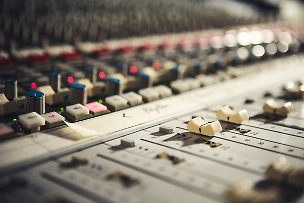 포토 JPG 음악 음향기기 사람없음 아웃포커스 조절 조절기 사운드믹서 국내포토 문화예술 촬영기법 전자제품 기계 파일형식