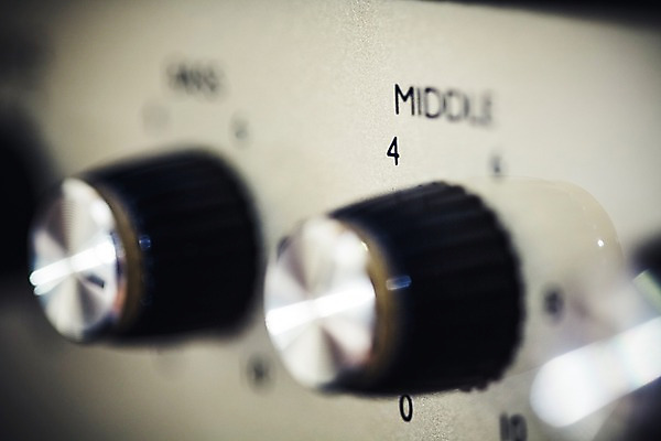 포토 JPG 음악 음향기기 사람없음 아웃포커스 조절 앰프 조절기 사운드믹서 국내포토 문화예술 촬영기법 전자제품 기계 파일형식