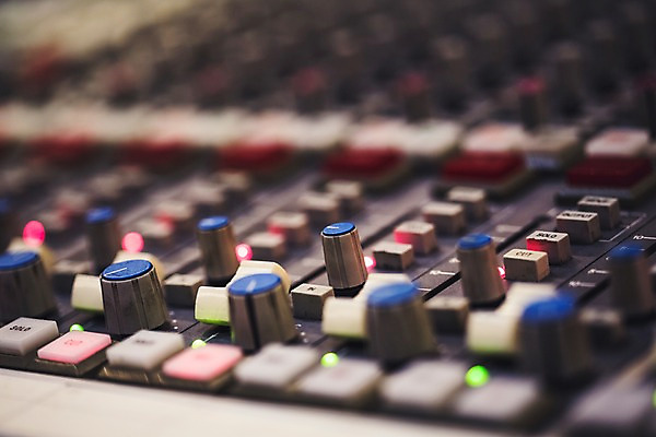 포토 JPG 음악 음향기기 사람없음 아웃포커스 조절 조절기 사운드믹서 국내포토 문화예술 촬영기법 전자제품 기계 파일형식