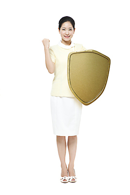 JPG 편집 편집이미지 여자 한명 성인 평화 파이팅 한국인 간호사 보호 디지털합성 합성 방패 영웅 십자 디지털아트 편집실사 1 컨셉 모션 사람 동양인 의료진 CG 파일형식