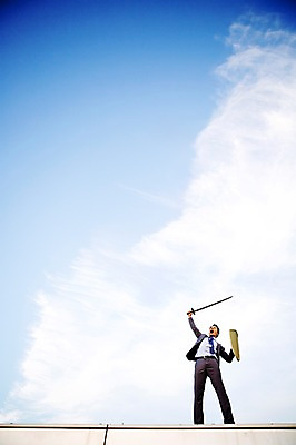 JPG 주간 구름 편집 편집이미지 남자 하늘 한명 정장 성인 야외 평화 한국인 비즈니스맨 칼 보호 디지털합성 합성 방패 영웅 디지털아트 편집실사 자연요소 1 옷 컨셉 비즈니스 사람 동양인 직장인 CG 파일형식