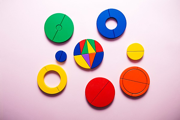 포토 JPG 스튜디오촬영 교육 사람없음 장난감 블록 원형 오브젝트 교구 교육용품 유아교구 에듀 에듀케이션 완구용품 나무블록 교보재 국내포토 도형 문구용품 실내 목재 유아교재 파일형식