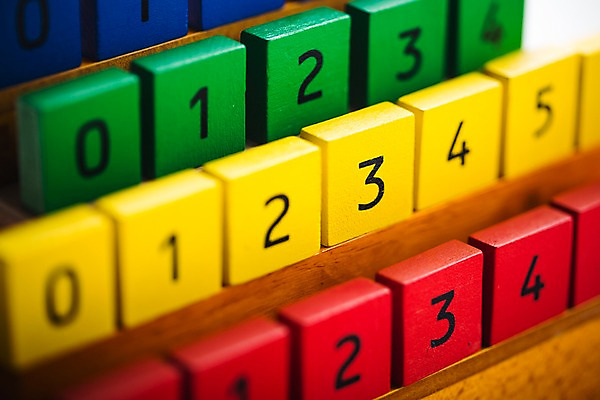 포토 JPG 스튜디오촬영 교육 사람없음 장난감 숫자 블록 오브젝트 교구 교육용품 유아교구 에듀 에듀케이션 완구용품 나무블록 교보재 국내포토 문자 문구용품 실내 목재 유아교재 파일형식