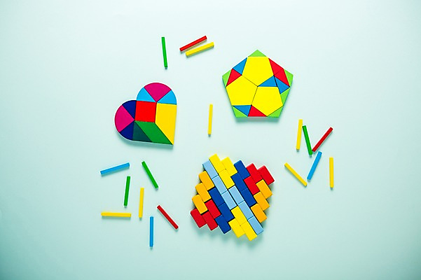 포토 JPG 스튜디오촬영 교육 사람없음 장난감 블록 하트 오브젝트 교구 교육용품 유아교구 다각형 에듀 에듀케이션 완구용품 나무블록 교보재 국내포토 모양 도형 문구용품 실내 목재 유아교재 파일형식