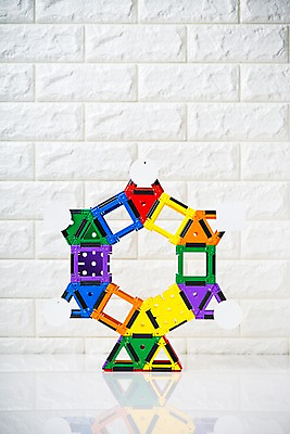 포토 JPG 스튜디오촬영 교육 벽 사람없음 장난감 블록 오브젝트 교구 교육용품 유아교구 에듀 에듀케이션 완구용품 회전그네 교보재 국내포토 문구용품 실내 놀이기구 유아교재 파일형식