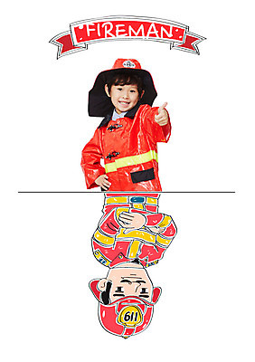 편집 직업 모자 남자 리본 어린이 포토일러 웃음 손짓 소년 상반신 두명 한국인 최고 안전모 소방관 장래희망 방화복 이미지편집 AI파일 편집이미지 잡화 모션 표정 사람 동양인 헬멧 안전장비 구조원 소방 파일형식 벡터