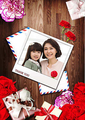 PSD 편집 편집이미지 여자 기념일 꽃 딸 40대 가족 엄마 편지봉투 소녀 상반신 성인 두명 선물상자 한국인 마루 어버이날 카네이션 감사 폴라로이드사진 가정의달 이미지편집 식물 감정 어린이 중년 관계 봉투 바닥 선물 사람 동양인 이벤트 상자 5월 편지 폴라로이드 파일형식