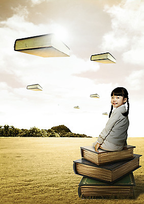 PSD 나무 구름 편집 편집이미지 여자 어린이교육 교육 양갈래머리 하늘 한명 웃음 소녀 잔디 상반신 뒷모습 책 쌓기 한국인 뒤돌아보기 이미지편집 자연요소 식물 1 헤어스타일 어린이 뷰포인트 모션 표정 사람 동양인 파일형식