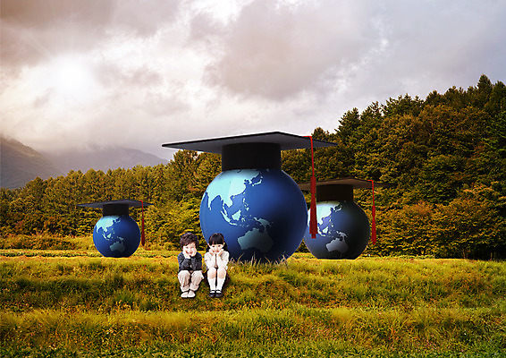 전신 PSD 나무 구름 편집 편집이미지 어린이교육 교육 학사모 졸업 하늘 앉기 소녀 소년 두명 지구본 턱괴기 한국인 숲 글로벌교육 이미지편집 자연요소 식물 모자_잡화 여자 남자 어린이 모션 사람 동양인 글로벌 파일형식