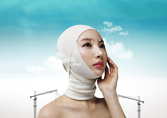 PSD 구름 편집 편집이미지 우먼라이프 응시 여자 하늘 한명 상반신 20대 성인 옆모습 뷰티 한국인 성형수술 붕대 타워크레인 의료성형뷰티 이미지편집 자연요소 1 라이프스타일 시선 뷰포인트 사람 동양인 청년 수술 기중기 파일형식