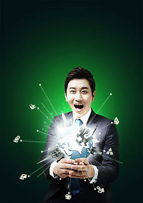 PSD 편집 편집이미지 비즈니스 한명 웃음 정장 빌딩 상반신 성인 30대 지구본 디지털 글로벌비즈니스 놀람 한국인 비즈니스맨 이미지편집 1 옷 남자 감정 표정 사람 동양인 건물 장년 글로벌 직장인 파일형식