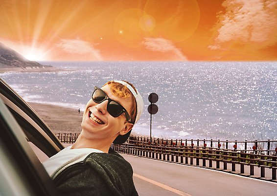 PSD 서양인 구름 편집 편집이미지 남자 도로 바다 여행 자동차 하늘 한명 웃음 상반신 20대 성인 취미 옆모습 울타리 선글라스 노을 야구모자 자동차여행 이미지편집 자연요소 외국인 모자_잡화 1 안경 길 육상교통 뷰포인트 교통시설 표정 사람 청년 담장 야구용품 파일형식