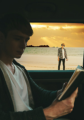 PSD 서양인 구름 편집 편집이미지 남자 바다 여행 자동차 하늘 서기 상반신 20대 성인 취미 두명 옆모습 선글라스 노을 다이어리 야간 이미지편집 자연요소 외국인 안경 육상교통 뷰포인트 모션 사람 청년 사무용품 파일형식