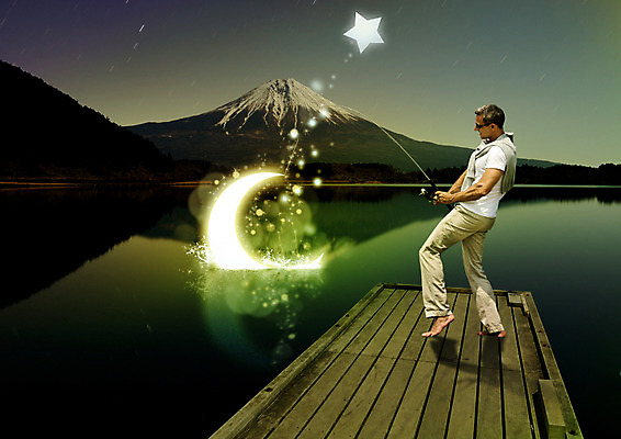 전신 PSD 서양인 편집 편집이미지 남자 별 40대 여행 낚시 산 한명 서기 성인 취미 옆모습 강 선글라스 달 낚싯대 야간 초승달 만년설 선창가 이미지편집 자연요소 외국인 1 안경 뷰포인트 중년 모션 레저 사람 낚시용품 파일형식