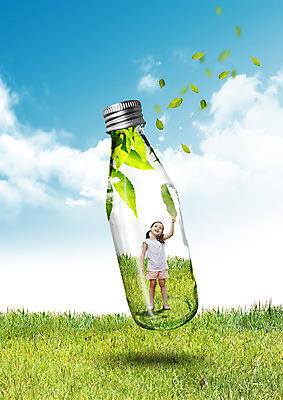 전신 PSD 서양인 구름 편집 편집이미지 여자 하늘 유리병 나뭇잎 한명 서기 들기 소녀 잔디 자연보호 환경 그린캠페인 올려보기 이미지편집 자연요소 외국인 식물 1 어린이 캠페인 잎 모션 자연 병_용기 사람 보호 파일형식