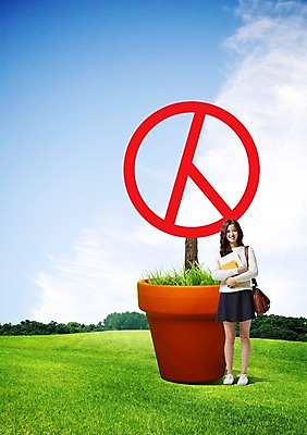 전신 PSD 나무 구름 편집이미지 여자 화분 하늘 한명 서기 미소 들기 잔디 20대 성인 앞모습 책 한국인 선택 투표 선거 크로스백 유권자 이미지편집 자연요소 식물 1 뷰포인트 컨셉 가방 모션 표정 사람 동양인 청년 민주주의 파일형식