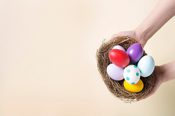 포토 JPG 손 기독교 종교 백그라운드 신체부위 둥지 부활절계란 국내포토 부활절 사람 계란 파일형식