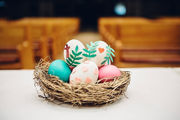 포토 JPG 기독교 종교 십자가 나뭇잎 실내 사람없음 교회 하트 둥지 부활절계란 국내포토 모양 잎 종교건축 부활절 내부 건물 계란 파일형식