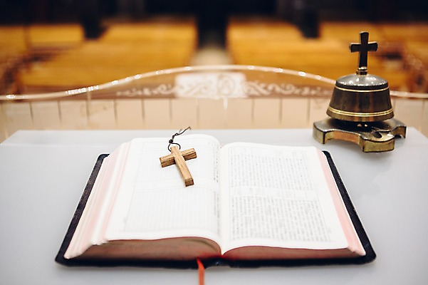 포토 JPG 기독교 종교 십자가 실내 사람없음 교회 성경 종 예배 국내포토 종교용품 종교건축 내부 건물 파일형식