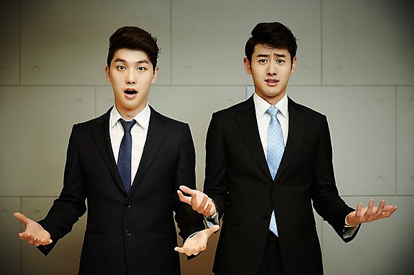 포토 JPG 남자 실내 정장 손짓 상반신 20대 청년 성인 두명 앞모습 친구 청춘 놀람 한국인 비즈니스맨 찡그림 동료 열정 당황 의문 성인남자만 청년남자만 국내포토 옷 감정 뷰포인트 컨셉 비즈니스 관계 모션 표정 사람 동양인 내부 직장인 남자만 청년만 성인만 파일형식