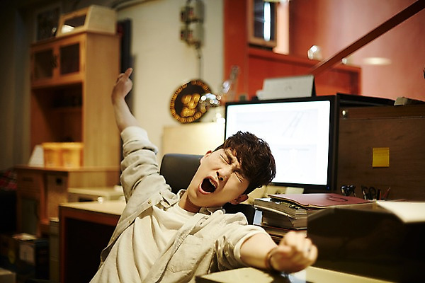 포토 JPG 남자 실내 피곤 입벌림 한명 앉기 상반신 20대 청년 성인 앞모습 청춘 사무실 눈감음 한국인 업무 찡그림 지루함 하품 손뻗기 청년남자한명만 성인남자한명만 국내포토 1 감정 뷰포인트 컨셉 비즈니스 모션 표정 사람 동양인 내부 작업 생리현상 남자한명만 성인남자만 청년남자만 파일형식