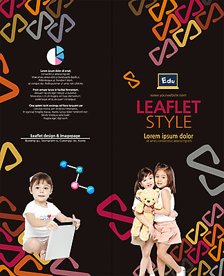 전신 PSD 서양인 템플릿 편집 표지디자인 북디자인 출판디자인 여자 어린이교육 표지 어린이 리플렛 2단접지 북커버 포옹 그래프 서기 웃음 앉기 소녀 팜플렛 세명 친구 태블릿 칠판 곰인형 분자구조 이미지템플릿 외국인 교육 인형 관계 안기 모션 표정 사람 전자제품 스마트기기 파일형식