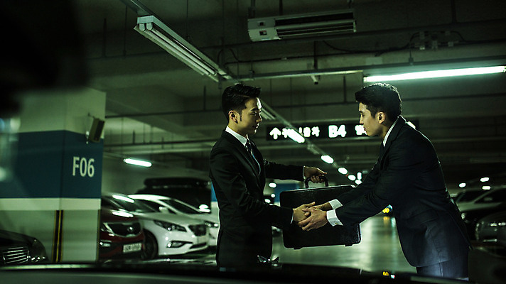 포토 JPG 남자 악수 들기 정장 상반신 20대 성인 야외 두명 옆모습 마주보기 손잡기 한국인 비즈니스맨 획득 차안 기밀가방 성인남자만 지하주차장 국내포토 옷 뷰포인트 가방 비즈니스 모션 사람 동양인 손짓 청년 직장인 주차장 남자만 성인만 파일형식