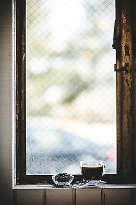 포토 JPG 커피 실내 사람없음 카페 원두 커피잔 창가 아메리카노 국내포토 음료 창문 잔 내부 상점 파일형식