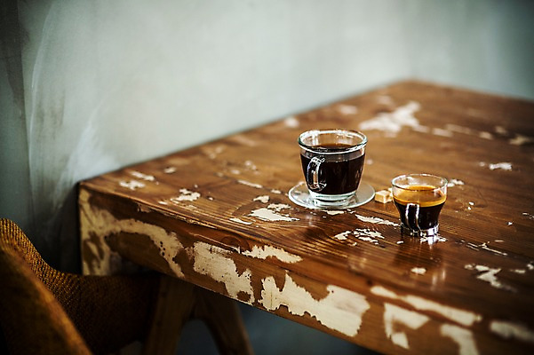 포토 JPG 커피 탁자 실내 사람없음 카페 커피잔 아메리카노 에스프레소 에스프레소잔 국내포토 음료 가구 잔 내부 상점 파일형식