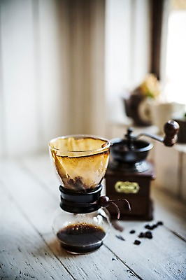 포토 JPG 커피 실내 사람없음 아웃포커스 카페 원두 그라인더 드립커피 국내포토 음료 촬영기법 내부 상점 커피용품 파일형식