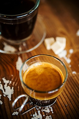 포토 JPG 커피 실내 사람없음 아웃포커스 카페 커피잔 아메리카노 에스프레소 에스프레소잔 국내포토 음료 잔 촬영기법 내부 상점 파일형식