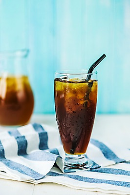 포토 JPG 커피 사람없음 아웃포커스 커피잔 천 아이스아메리카노 국내포토 음료 잔 촬영기법 직물 아메리카노 아이스커피 파일형식