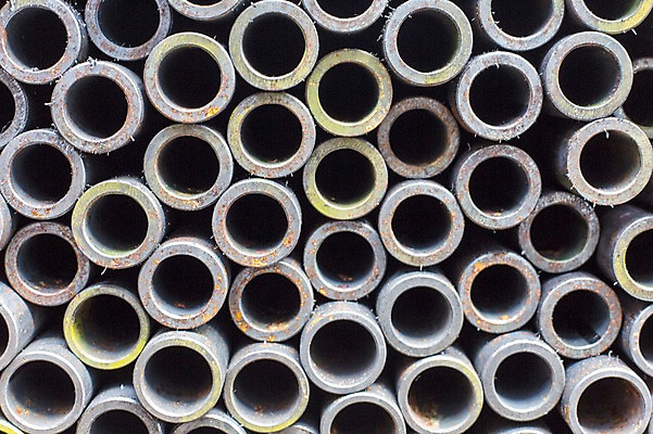 포토 JPG 백그라운드 사람없음 쌓기 금속 여러개 원형 구멍 부식 파이프 국내포토 도형 다수 모션 재질 파일형식