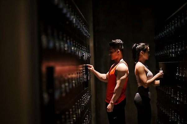 포토 JPG 여자 남자 실내 성인 두명 옆모습 30대 운동 한국인 국내포토 뷰포인트 건강 사람 동양인 내부 장년 파일형식